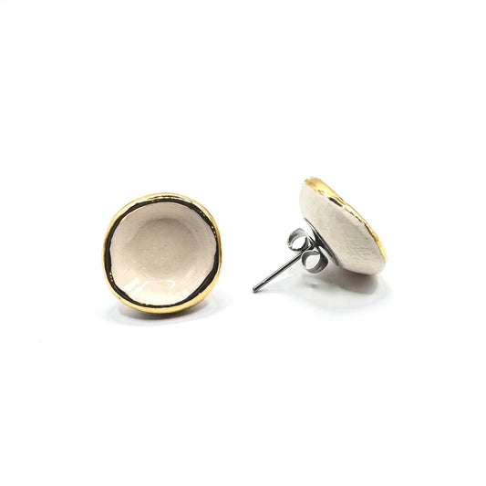 Camelia | Handcrafted white ceramic stud earrings with gold luster banceramiche