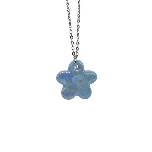 Lillium | Handcrafted pearl light blue floral ceramic necklace - banceramiche