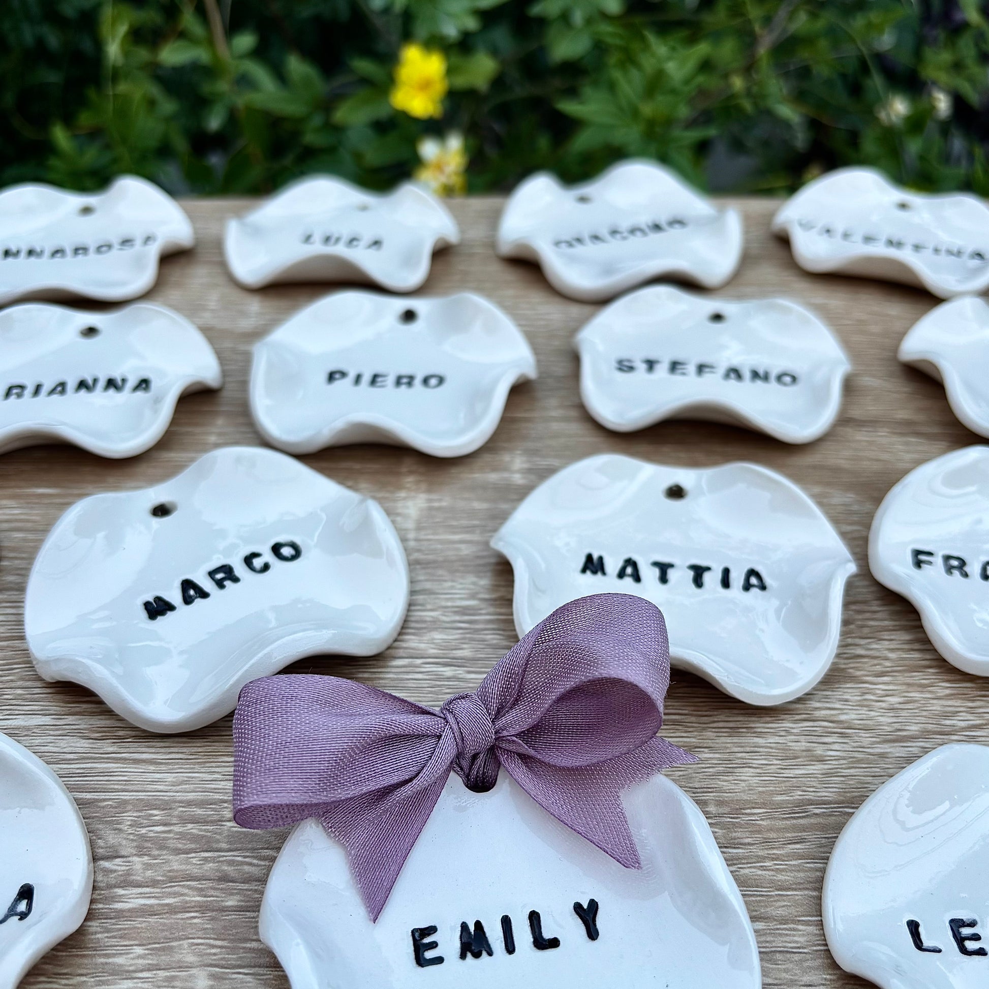 Costumized handcrafted ceramic place cards banceramiche