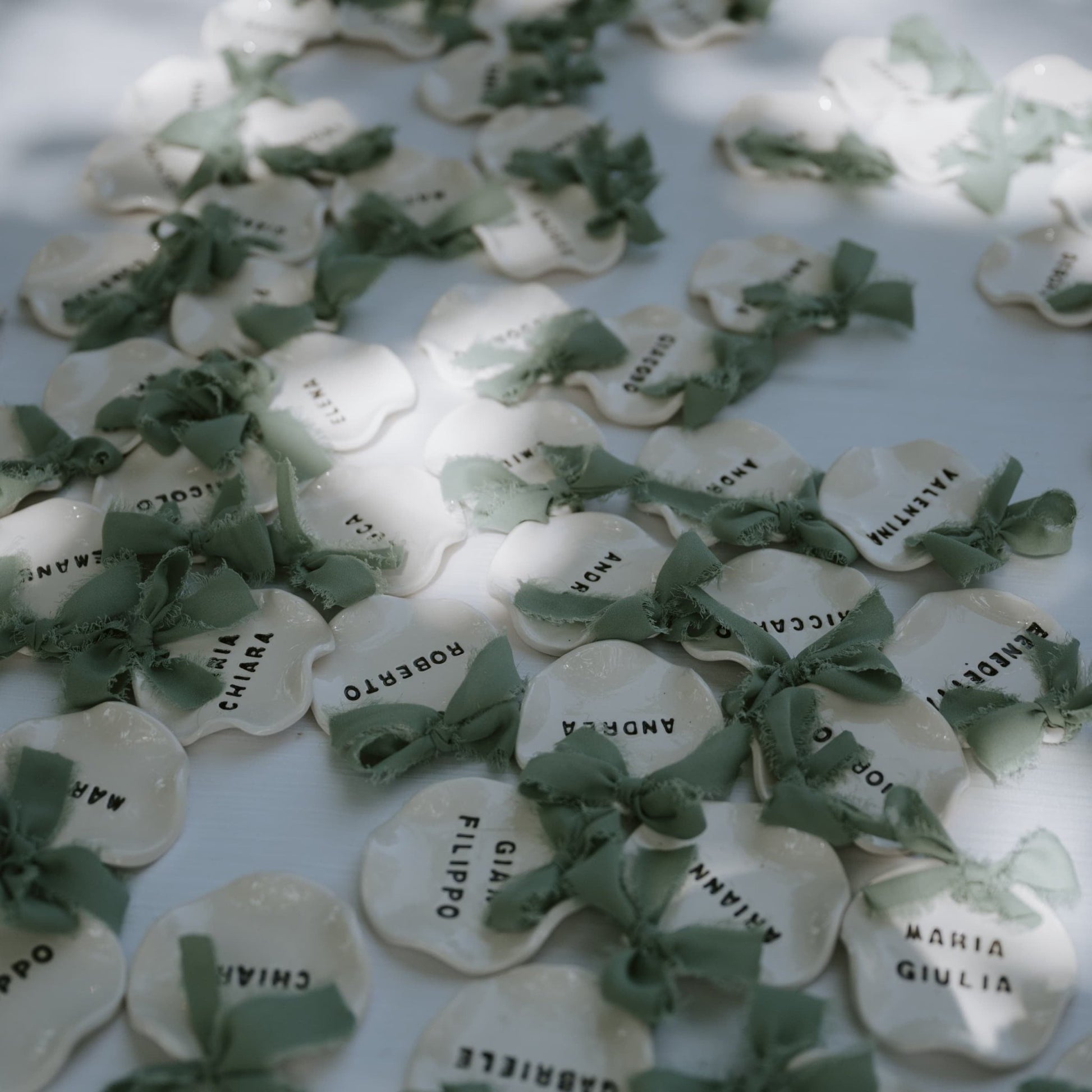 Costumized handcrafted ceramic place cards banceramiche
