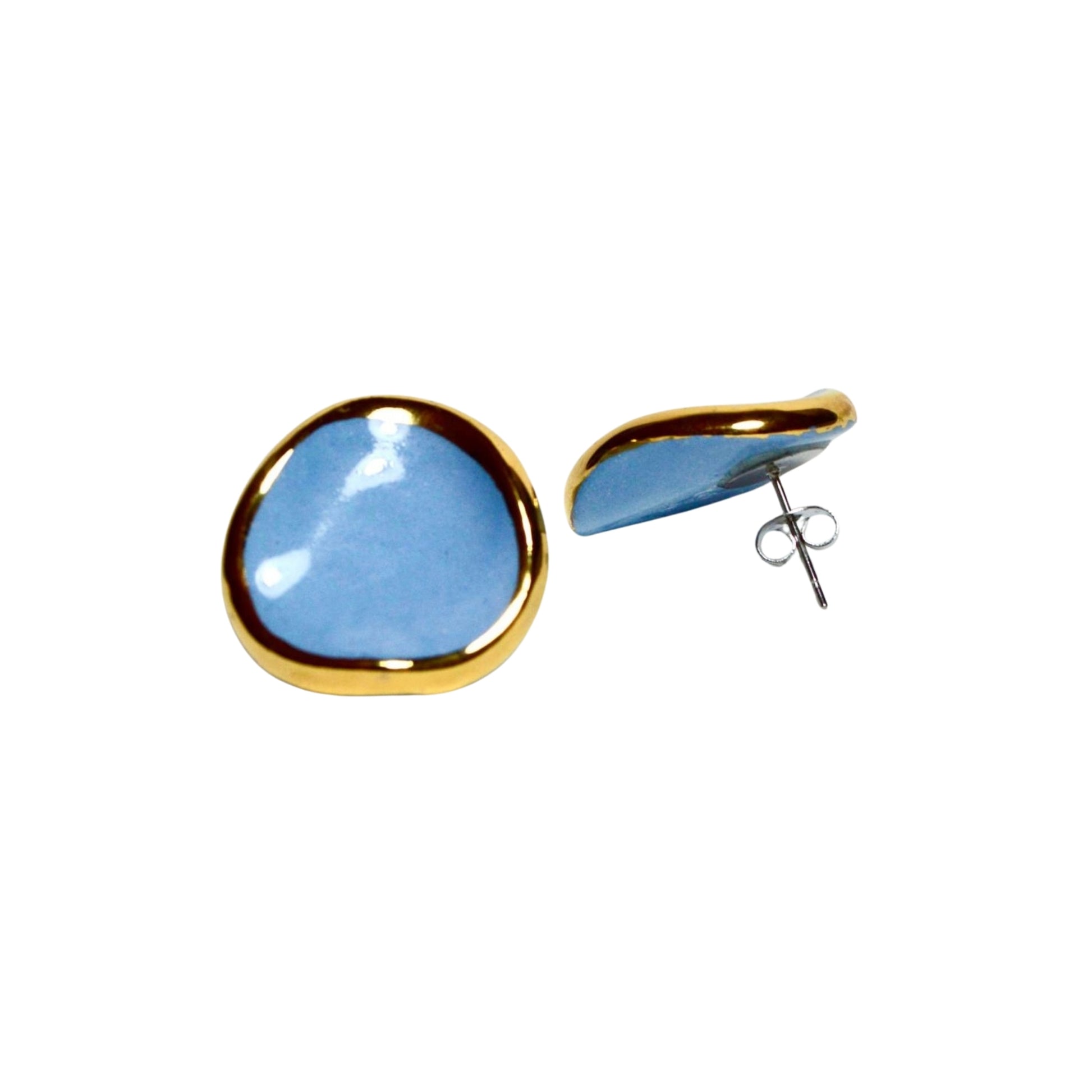 Leda | Handcrafted light blue ceramic stud earrings with gold luster Banceramiche 