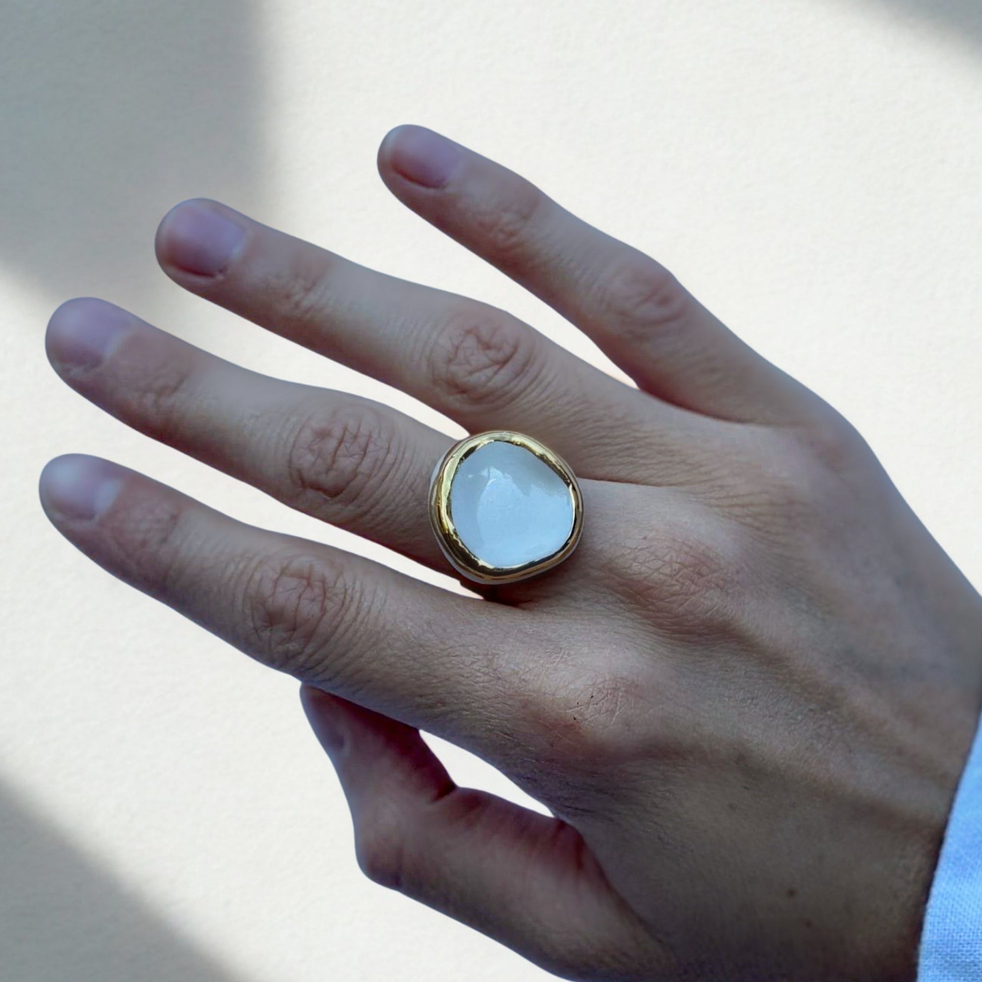 Leda | Handcrafted white ceramic ring with gold luster Small banceramiche