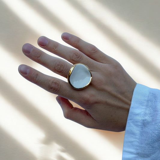 Leda | Handcrafted white ceramic ring with gold luster Large banceramiche