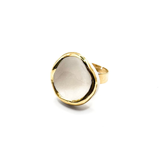 Leda | Handcrafted white ceramic ring with gold luster banceramiche