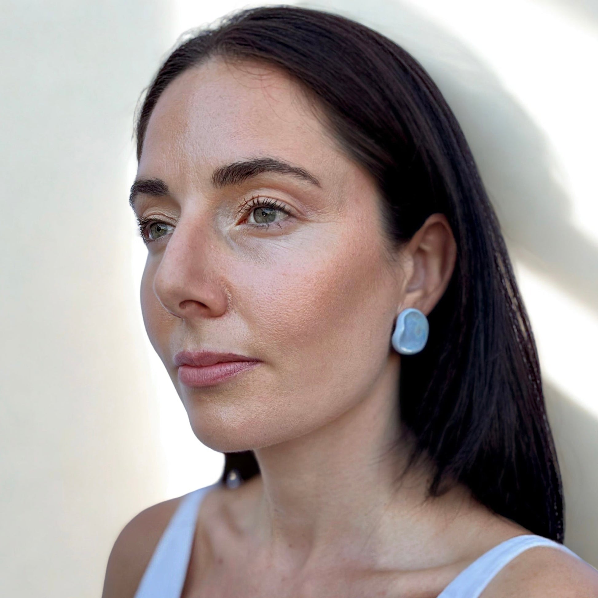Perla | Handcrafted pearl light blue ceramic stud earrings Small Pearl light blue banceramiche