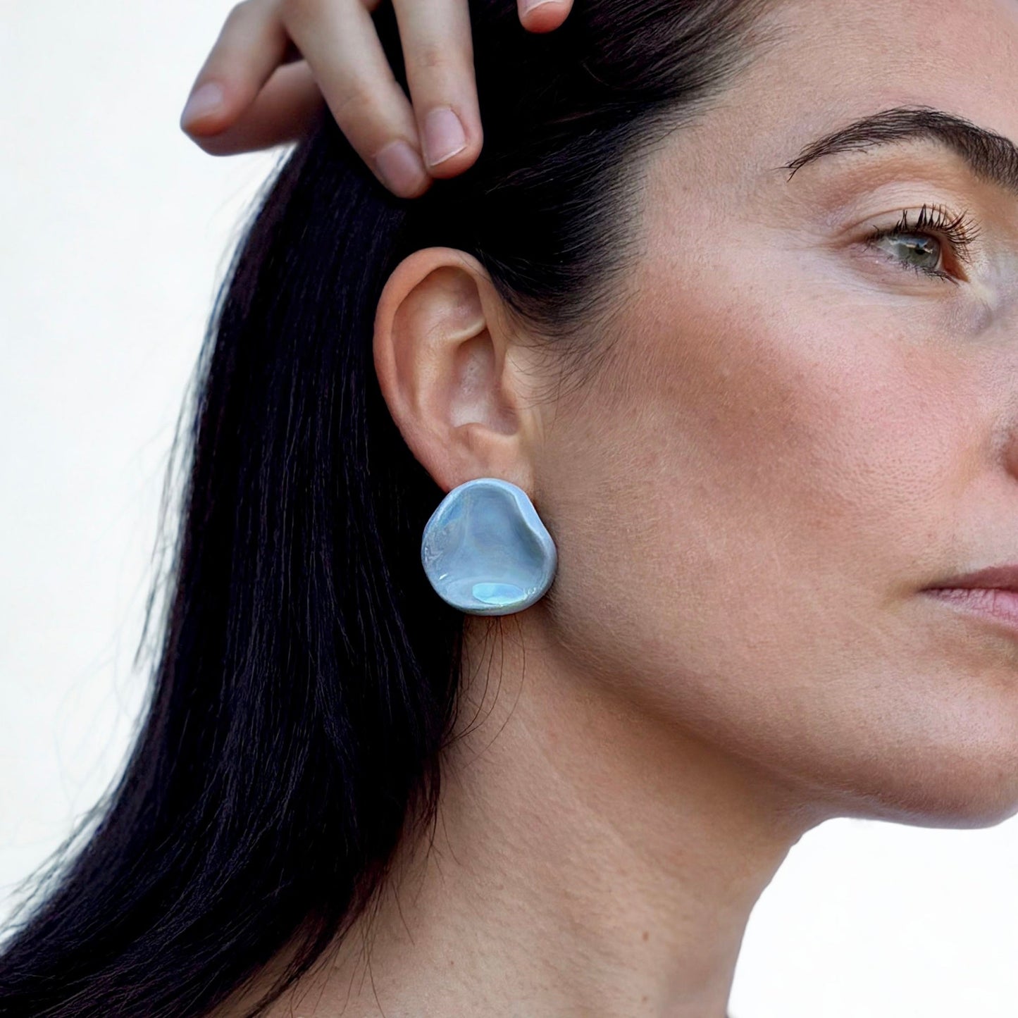 Perla | Handcrafted pearl light blue ceramic stud earrings banceramiche