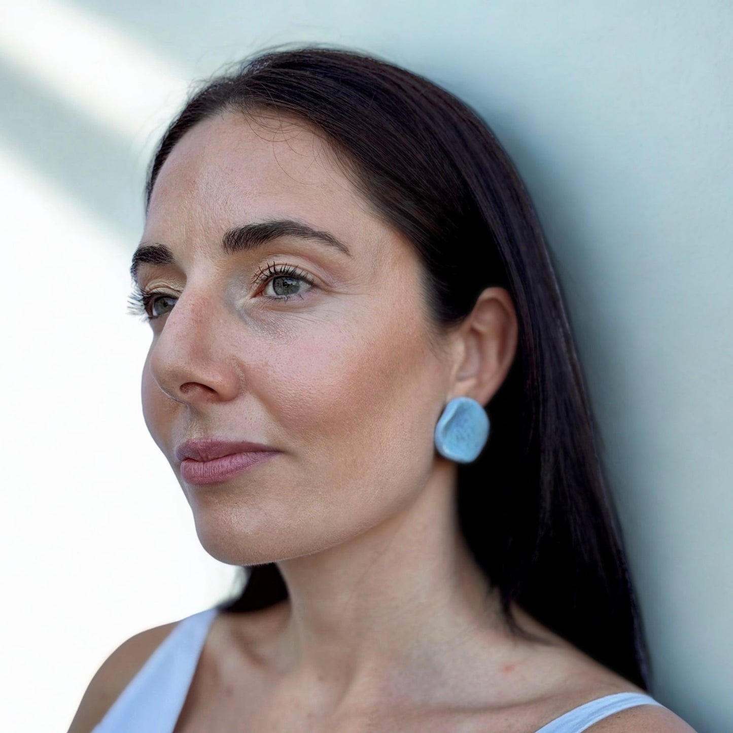 Perla | Handcrafted pearl light blue ceramic stud earrings Large Pearl light blue banceramiche