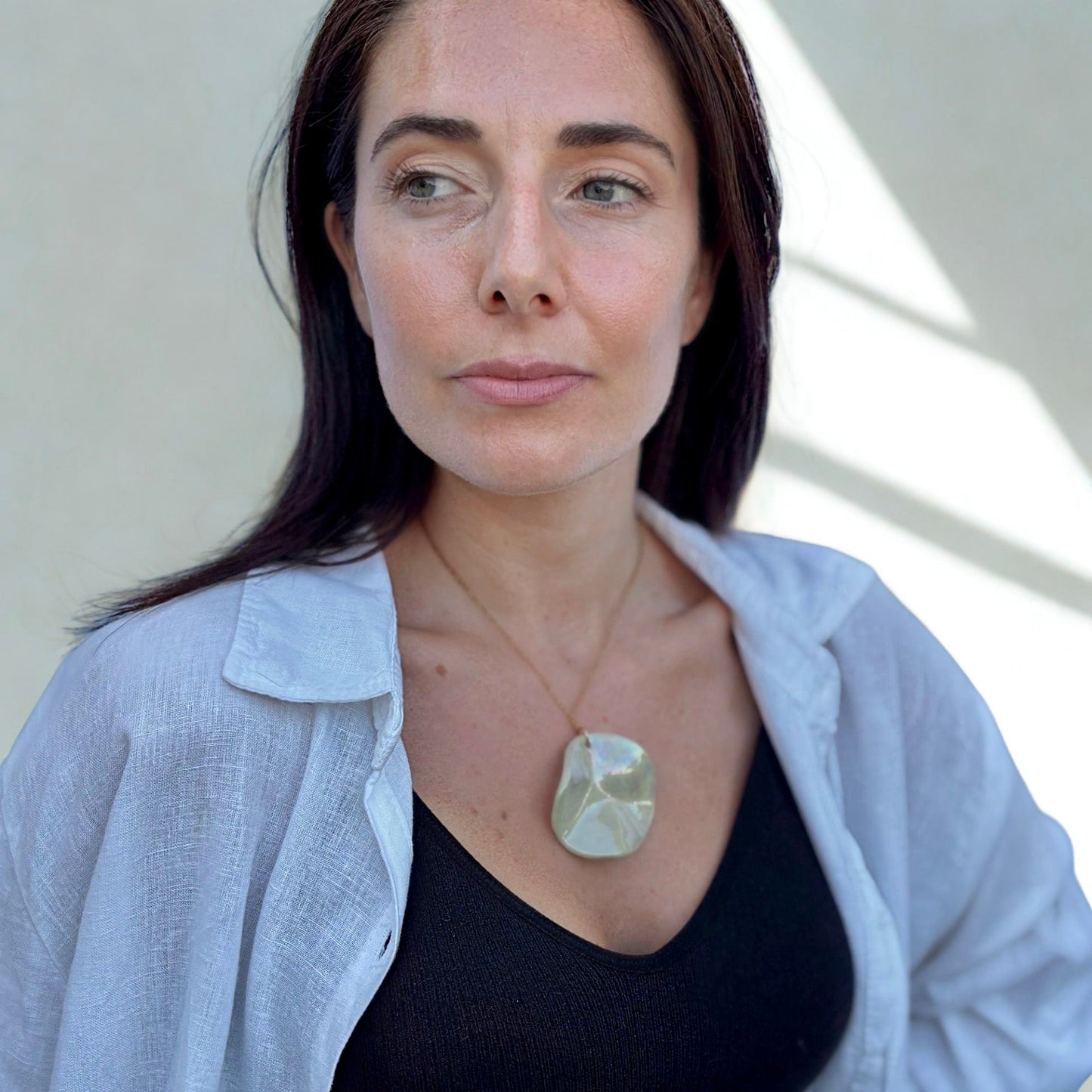 Perla | Handcrafted pearl sage-green ceramic necklace banceramiche