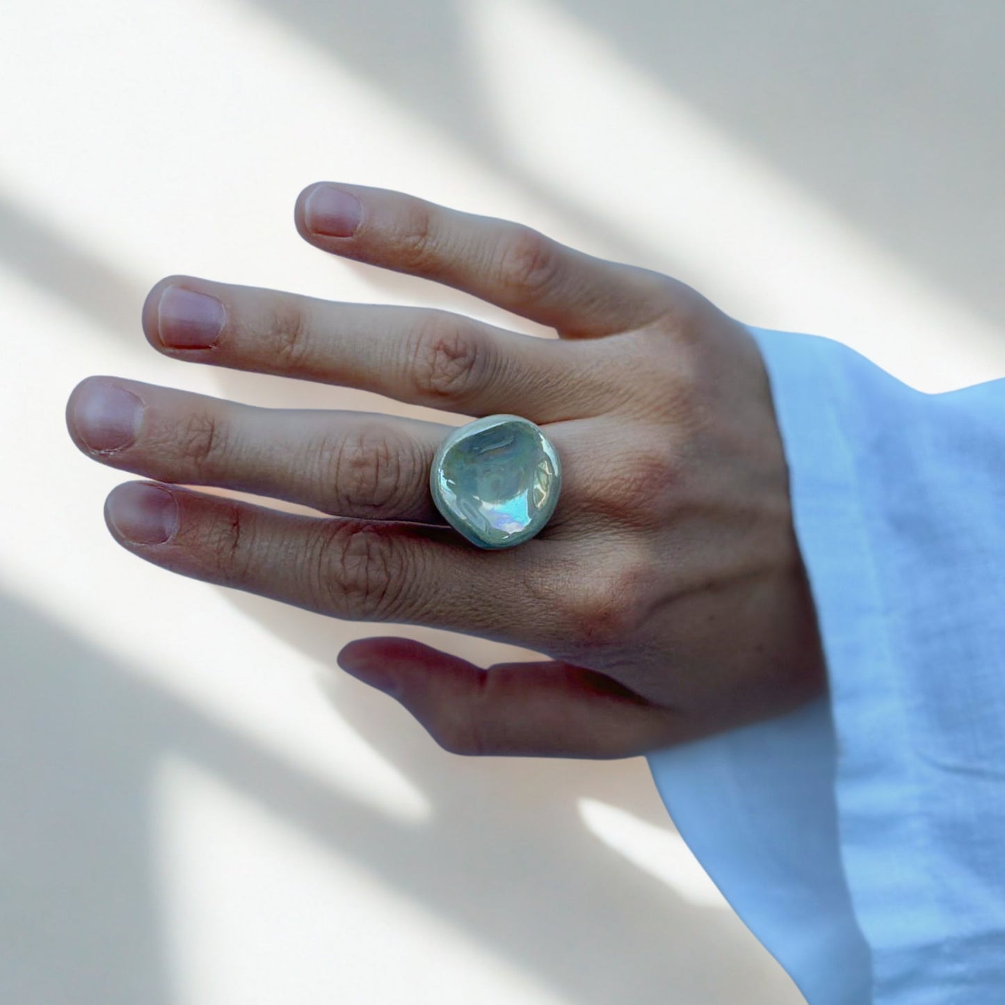 Perla | Handcrafted pearl-sage green ceramic ring Small banceramiche